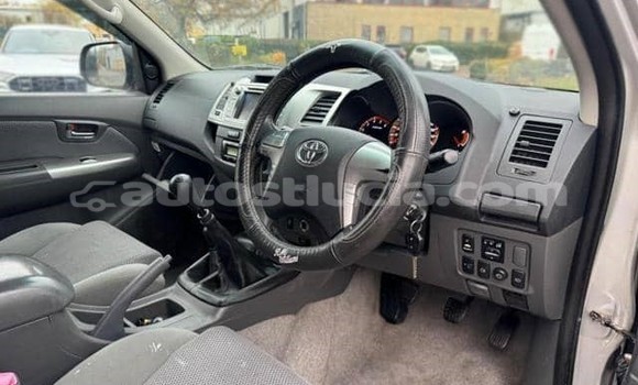 Buy Used Toyota Hilux Other Car in Import - Dubai in Anse-la-Raye Buy Used Toyota Hilux Other Car in Import - Dubai in Anse-la-Raye