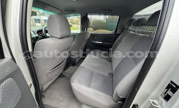 Buy Used Toyota Hilux Other Car in Import - Dubai in Anse-la-Raye Buy Used Toyota Hilux Other Car in Import - Dubai in Anse-la-Raye