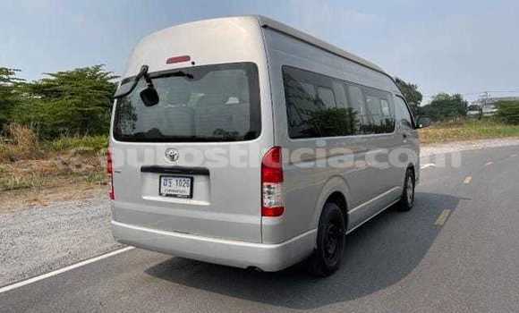 Buy Used Toyota Hiace Silver Car in Import - Dubai in Anse-la-Raye Buy Used Toyota Hiace Silver Car in Import - Dubai in Anse-la-Raye