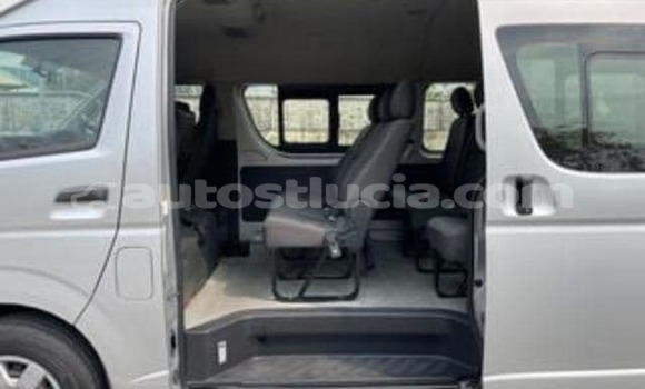 Buy Used Toyota Hiace Silver Car in Import - Dubai in Anse-la-Raye Buy Used Toyota Hiace Silver Car in Import - Dubai in Anse-la-Raye