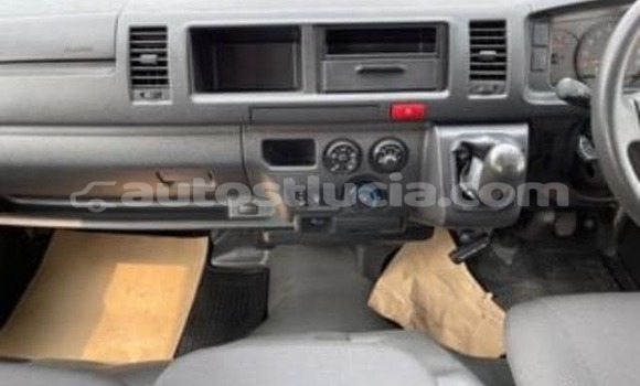 Buy Used Toyota Hiace Silver Car in Import - Dubai in Anse-la-Raye Buy Used Toyota Hiace Silver Car in Import - Dubai in Anse-la-Raye