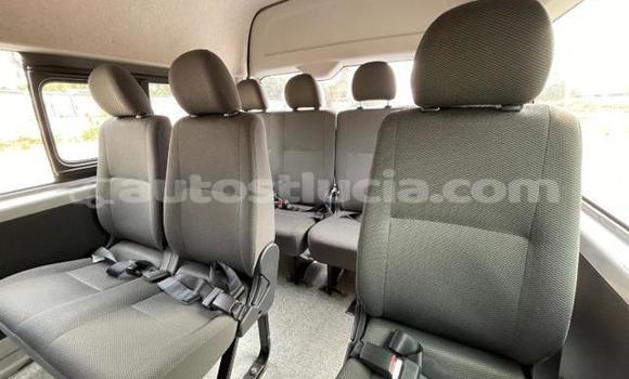 Buy Used Toyota Hiace Silver Car in Import - Dubai in Anse-la-Raye Buy Used Toyota Hiace Silver Car in Import - Dubai in Anse-la-Raye