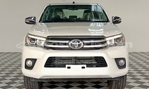 Buy New Toyota Hilux White Car in Canaries in Canaries