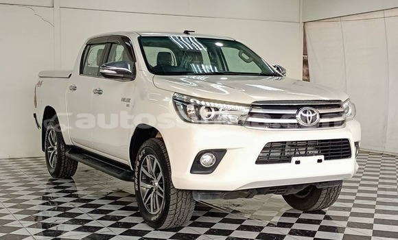 Buy New Toyota Hilux White Car in Canaries in Canaries Buy New Toyota Hilux White Car in Canaries in Canaries