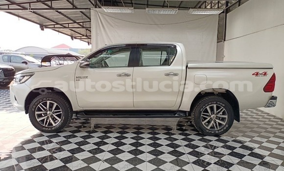 Buy New Toyota Hilux White Car in Canaries in Canaries Buy New Toyota Hilux White Car in Canaries in Canaries