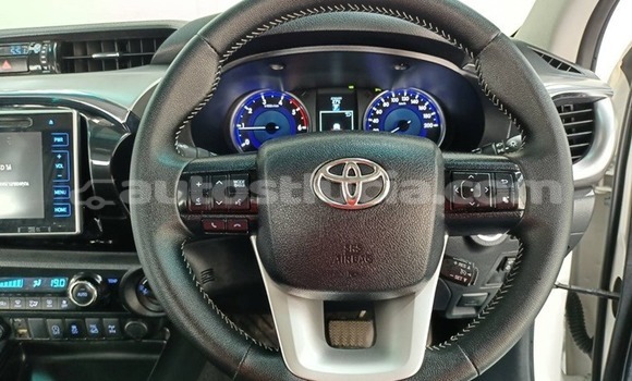 Buy New Toyota Hilux White Car in Canaries in Canaries Buy New Toyota Hilux White Car in Canaries in Canaries