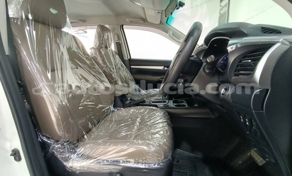 Buy New Toyota Hilux White Car in Canaries in Canaries Buy New Toyota Hilux White Car in Canaries in Canaries