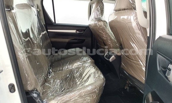 Buy New Toyota Hilux White Car in Canaries in Canaries Buy New Toyota Hilux White Car in Canaries in Canaries