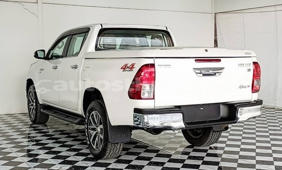 Buy New Toyota Hilux White Car in Canaries in Canaries Buy New Toyota Hilux White Car in Canaries in Canaries