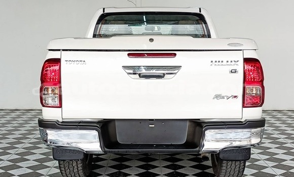 Buy New Toyota Hilux White Car in Canaries in Canaries Buy New Toyota Hilux White Car in Canaries in Canaries