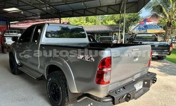 Buy Used Toyota Hilux Silver Car in Canaries in Canaries Buy Used Toyota Hilux Silver Car in Canaries in Canaries