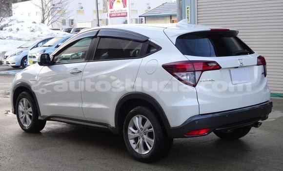 Acheter Occasion Voiture Honda Vezel Blanc à Castries, Castries Acheter Occasion Voiture Honda Vezel Blanc à Castries, Castries