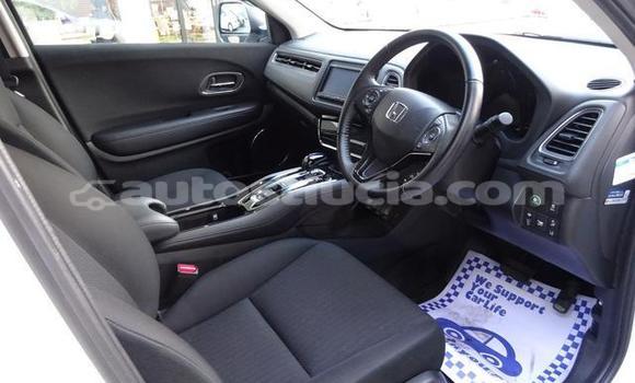 Acheter Occasion Voiture Honda Vezel Blanc à Castries, Castries Acheter Occasion Voiture Honda Vezel Blanc à Castries, Castries