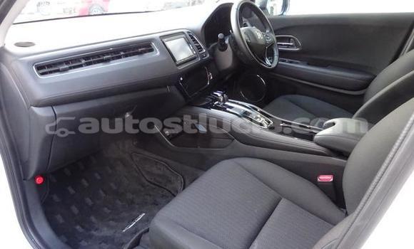 Acheter Occasion Voiture Honda Vezel Blanc à Castries, Castries Acheter Occasion Voiture Honda Vezel Blanc à Castries, Castries