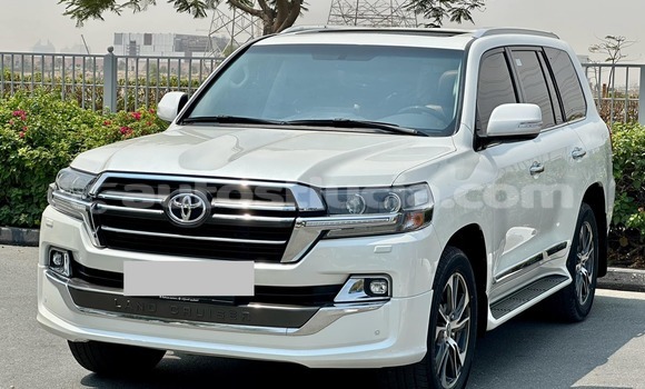 Buy Used Toyota Land Cruiser White Car in Laborie in Laborie Buy Used Toyota Land Cruiser White Car in Laborie in Laborie