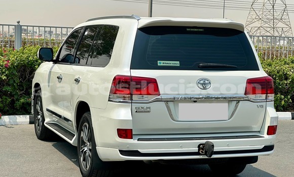 Buy Used Toyota Land Cruiser White Car in Laborie in Laborie Buy Used Toyota Land Cruiser White Car in Laborie in Laborie