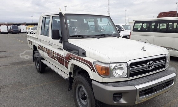 Buy Used Toyota Land Cruiser White Car in Castries in Castries Buy Used Toyota Land Cruiser White Car in Castries in Castries