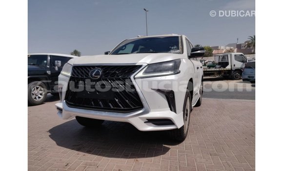 Acheter Import Voiture Lexus LX Blanc à Import - Dubai, Anse-la-Raye Acheter Import Voiture Lexus LX Blanc à Import - Dubai, Anse-la-Raye