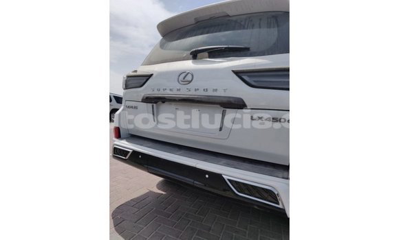 Acheter Import Voiture Lexus LX Blanc à Import - Dubai, Anse-la-Raye Acheter Import Voiture Lexus LX Blanc à Import - Dubai, Anse-la-Raye