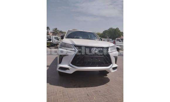 Acheter Import Voiture Lexus LX Blanc à Import - Dubai, Anse-la-Raye Acheter Import Voiture Lexus LX Blanc à Import - Dubai, Anse-la-Raye