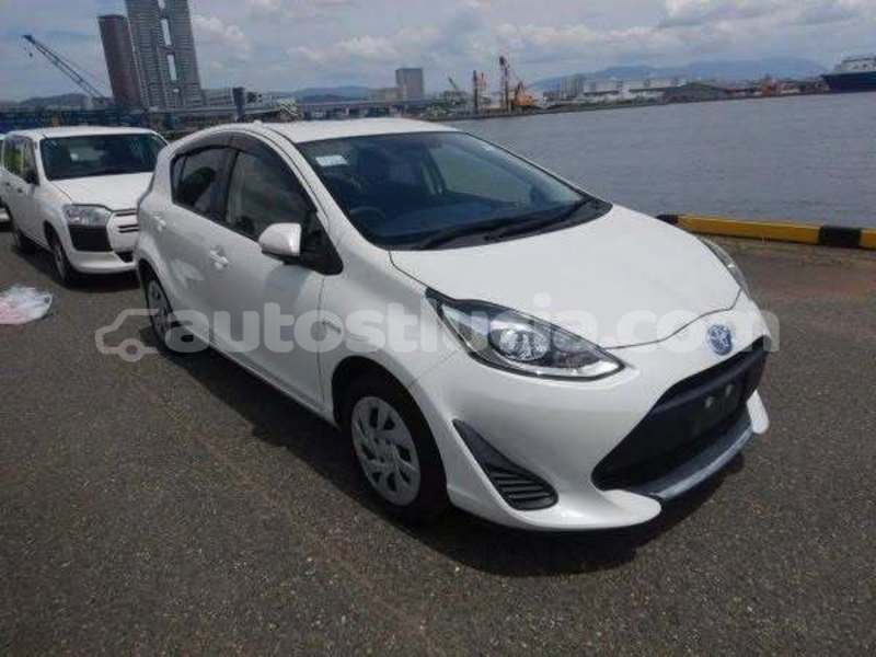 Big with watermark toyota aqua choiseul choiseul 4284