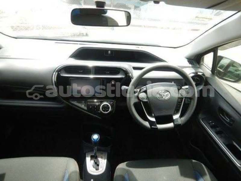 Big with watermark toyota aqua choiseul choiseul 4284