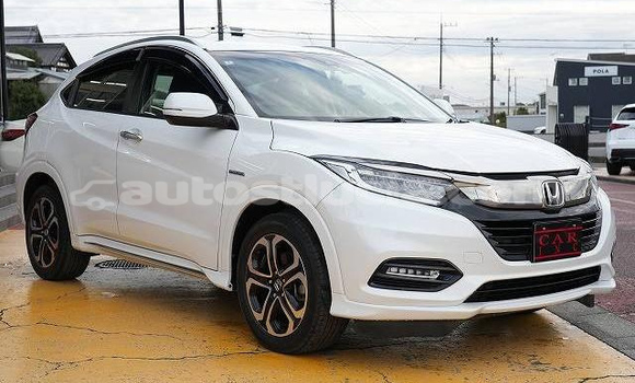 Buy Import Honda Vezel White Car in Castries in Castries