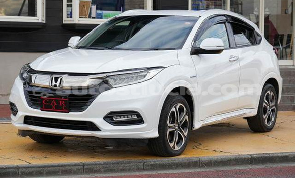 Buy Import Honda Vezel White Car in Castries in Castries Buy Import Honda Vezel White Car in Castries in Castries