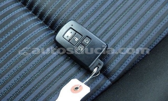 Acheter Import Voiture Toyota Voxy Gris à Castries, Castries Acheter Import Voiture Toyota Voxy Gris à Castries, Castries