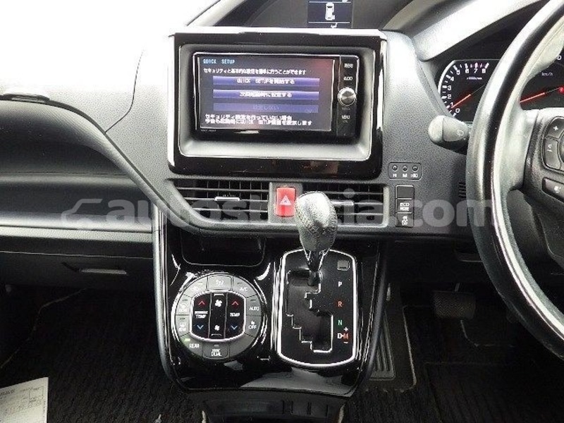 Big with watermark toyota voxy castries castries 4305