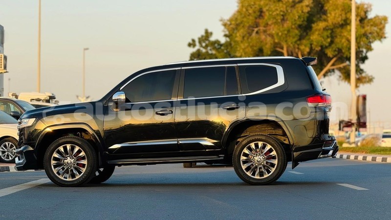 Big with watermark toyota land cruiser anse la raye import dubai 4315