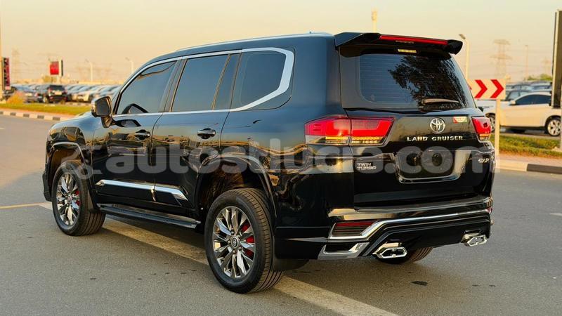 Big with watermark toyota land cruiser anse la raye import dubai 4315