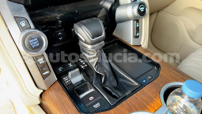 Big with watermark toyota land cruiser anse la raye import dubai 4315