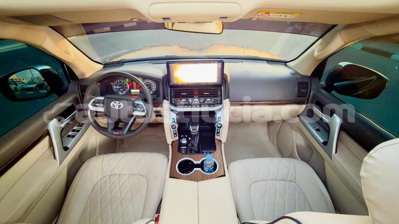 Big with watermark toyota land cruiser anse la raye import dubai 4315