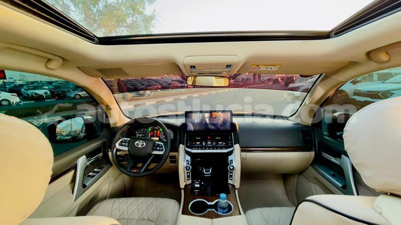 Big with watermark toyota land cruiser anse la raye import dubai 4315