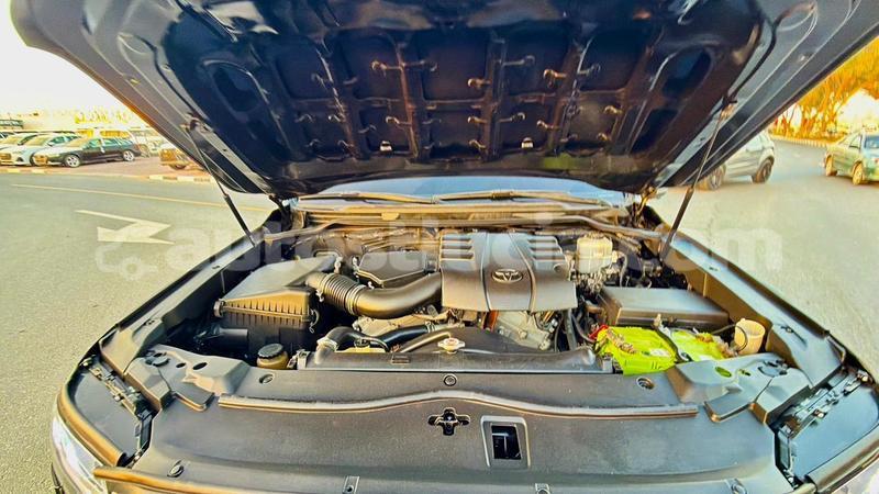 Big with watermark toyota land cruiser anse la raye import dubai 4315