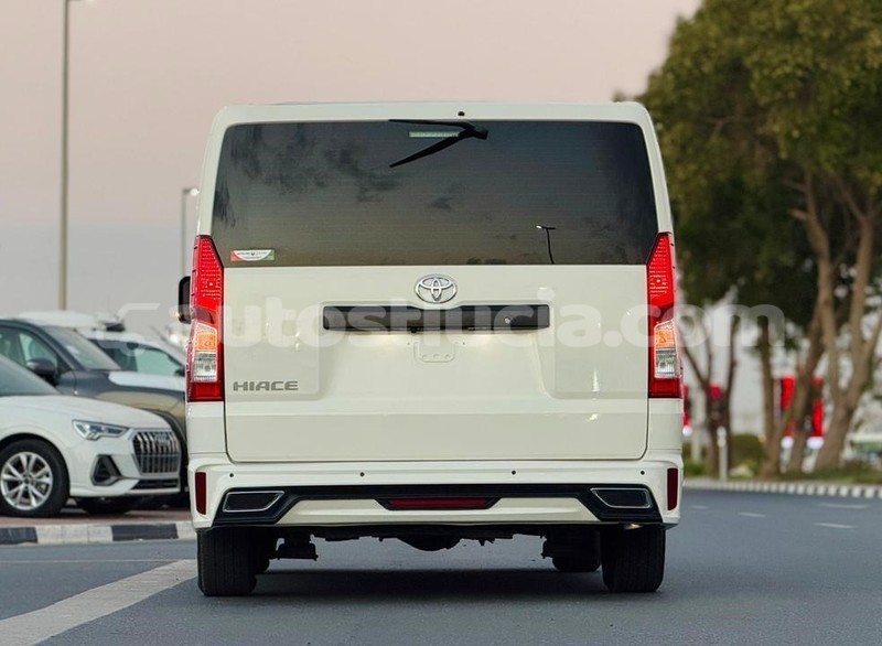 Big with watermark toyota hiace anse la raye import dubai 4316