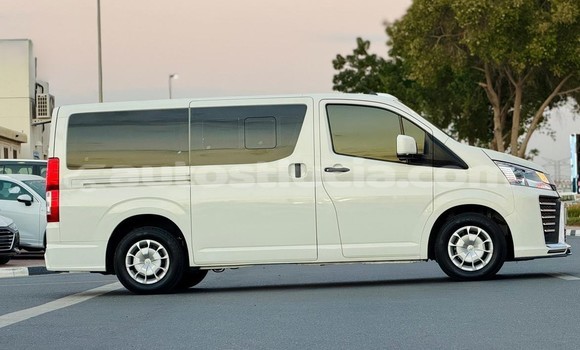 Buy Import Toyota Hiace White Car in Import - Dubai in Anse-la-Raye Buy Import Toyota Hiace White Car in Import - Dubai in Anse-la-Raye