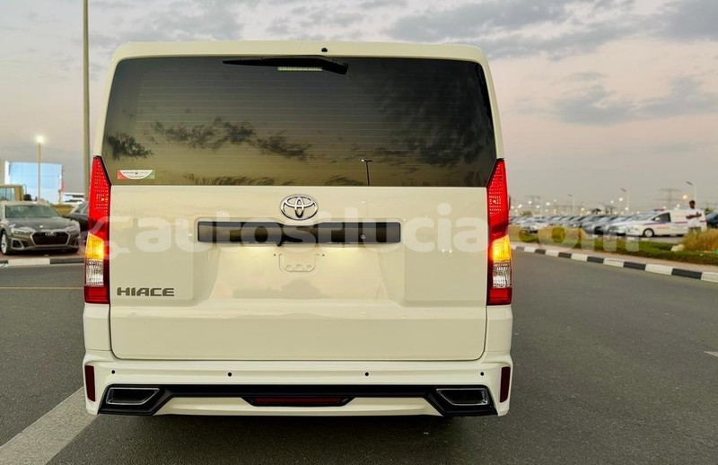 Big with watermark toyota hiace anse la raye import dubai 4316
