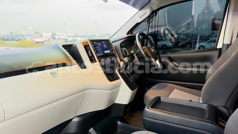 Big with watermark toyota hiace anse la raye import dubai 4316