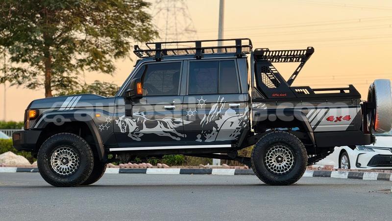 Big with watermark toyota land cruiser anse la raye import dubai 4317