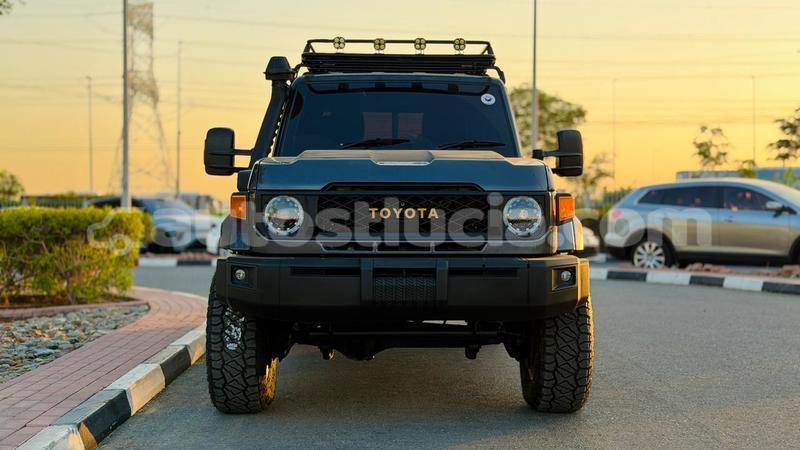 Big with watermark toyota land cruiser anse la raye import dubai 4317