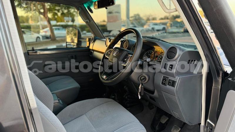 Big with watermark toyota land cruiser anse la raye import dubai 4317