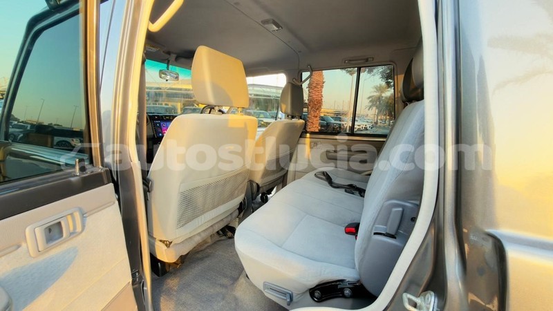 Big with watermark toyota land cruiser anse la raye import dubai 4317