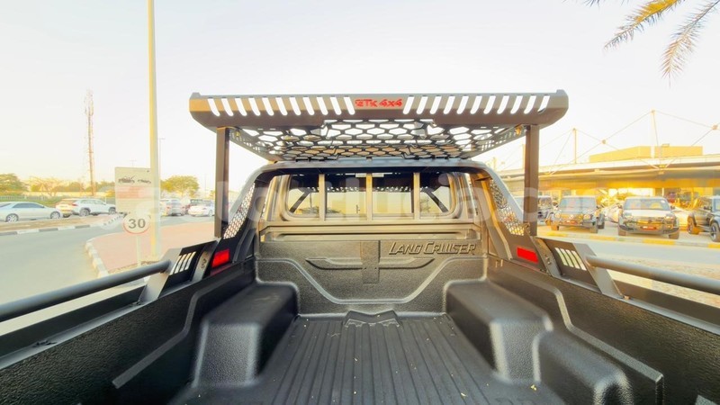 Big with watermark toyota land cruiser anse la raye import dubai 4317