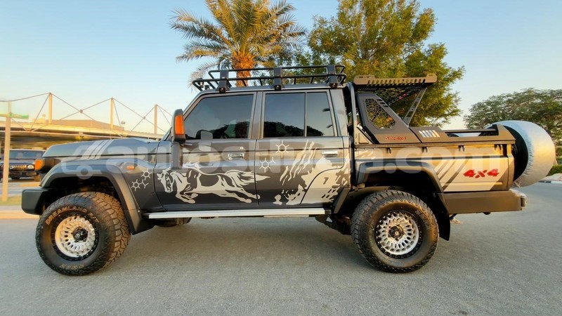 Big with watermark toyota land cruiser anse la raye import dubai 4317