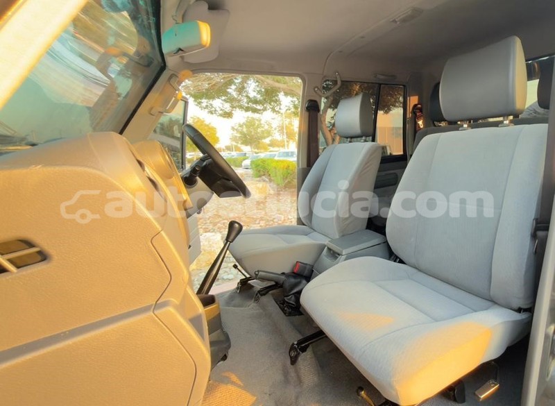 Big with watermark toyota land cruiser anse la raye import dubai 4317