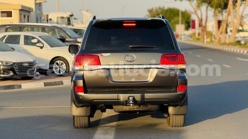 Big with watermark toyota land cruiser anse la raye import dubai 4318