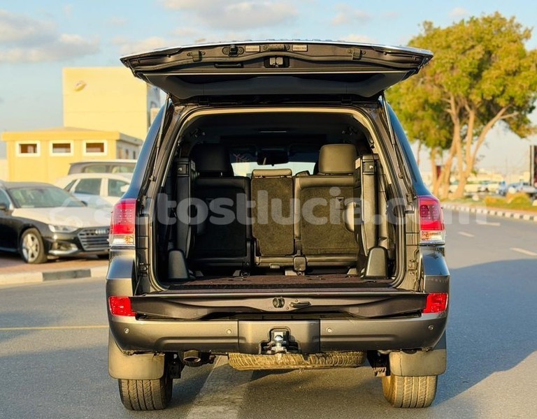 Big with watermark toyota land cruiser anse la raye import dubai 4318