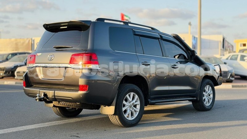 Big with watermark toyota land cruiser anse la raye import dubai 4318